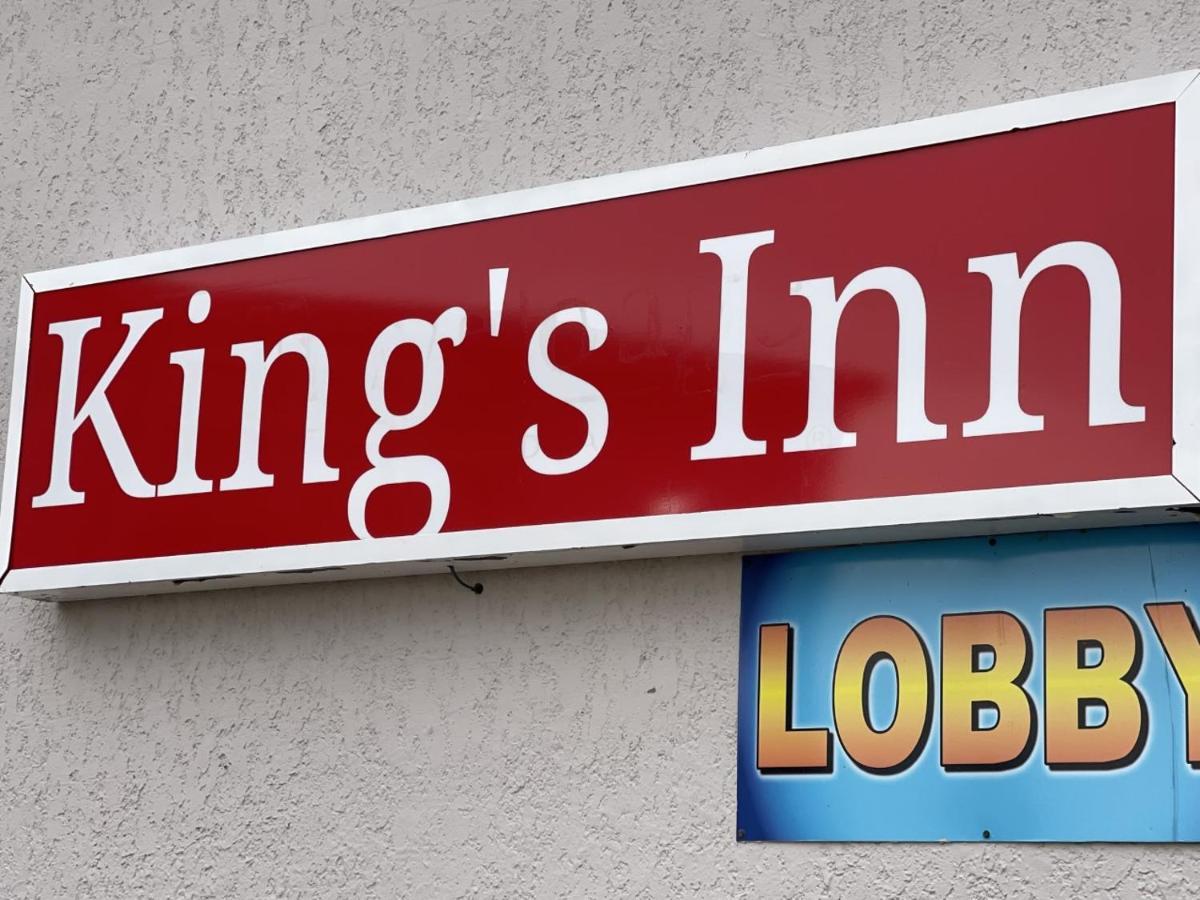 King'S Inn Torrington Bagian luar foto